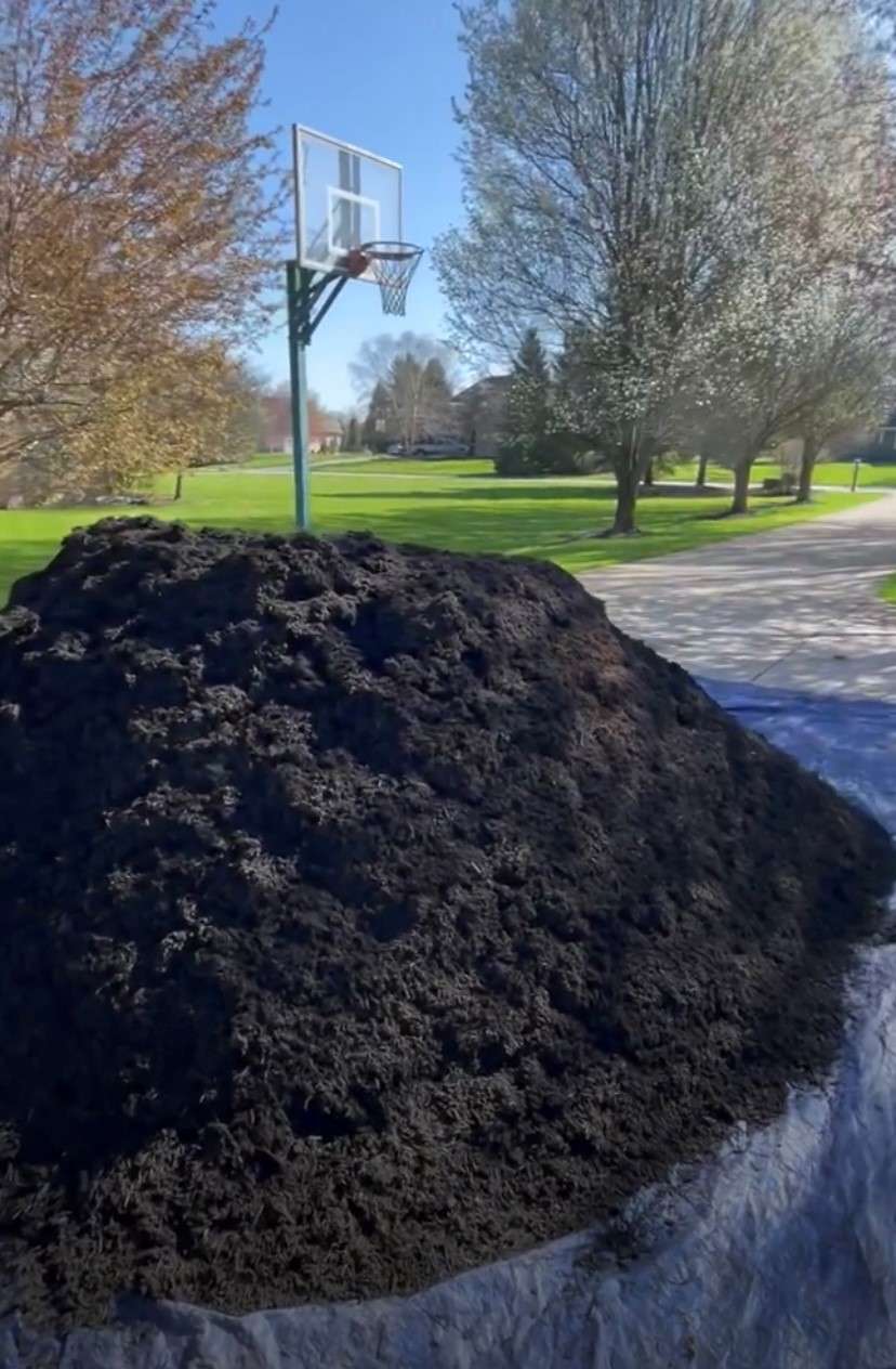 How Much Mulch Do I Need? Greendell Landscape Solutions